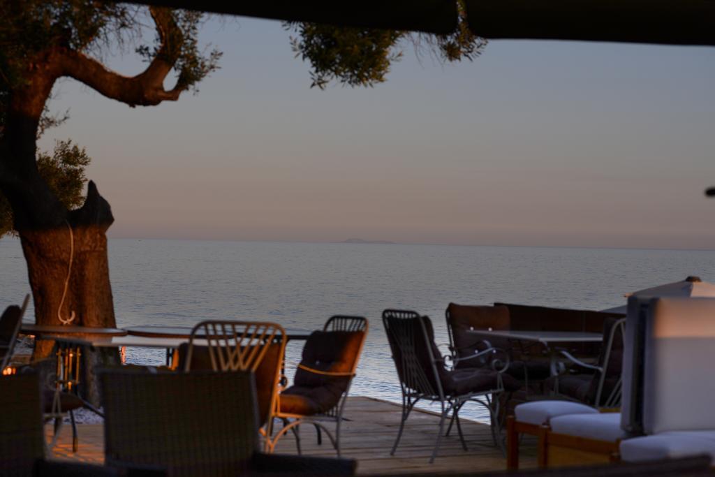 Crown Hotel Nea Skioni Buitenkant foto