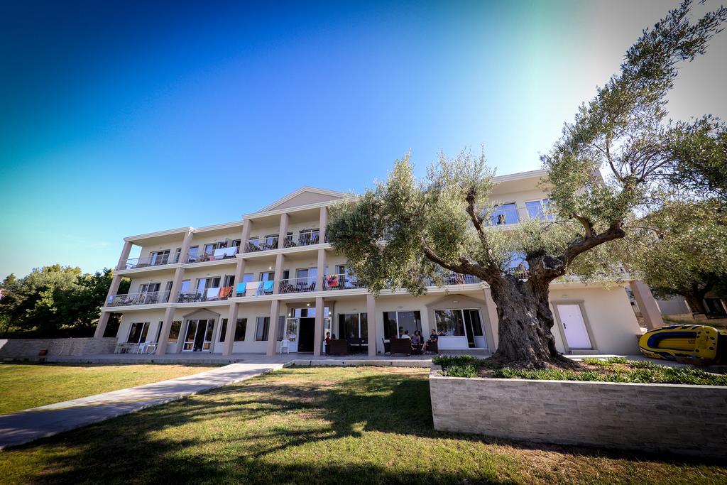 Crown Hotel Nea Skioni Buitenkant foto