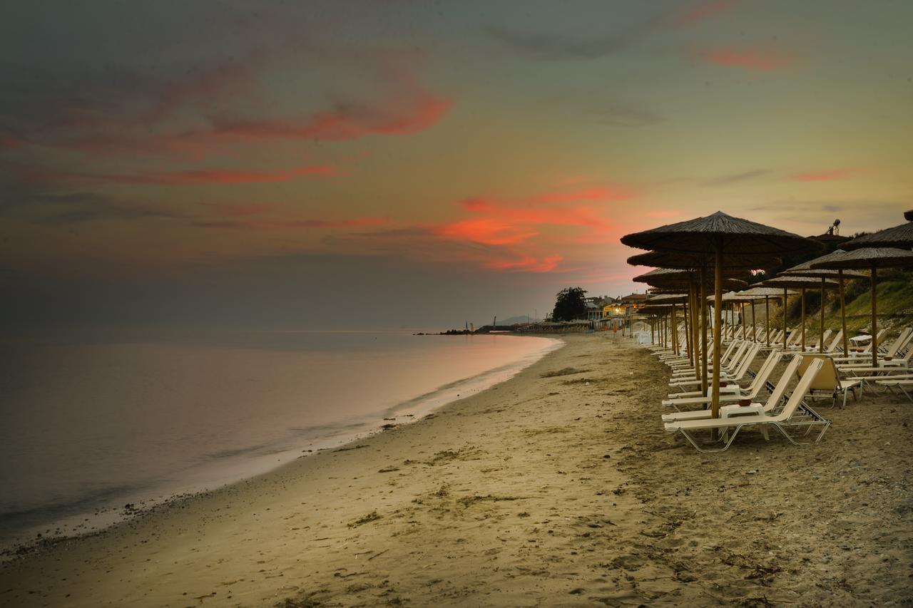 Crown Hotel Nea Skioni Buitenkant foto
